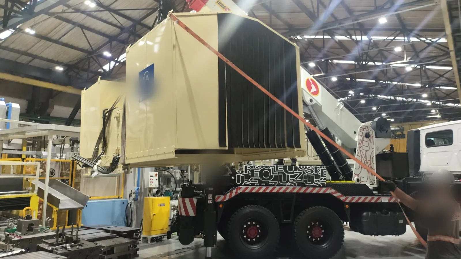Içamento de máquina dentro de linha de produção