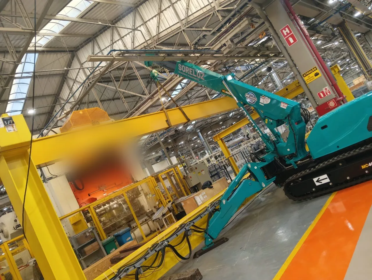 Guindaste aranha com braço estendido