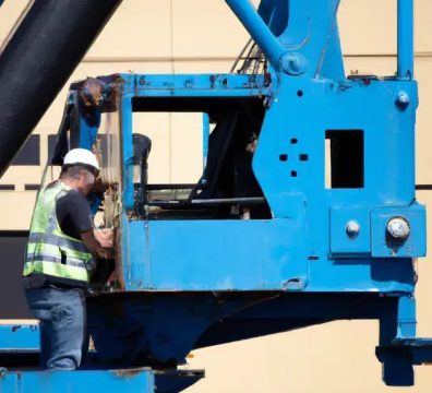 O papel dos operadores de guindaste: conheça profissionais que fazem a diferença no setor